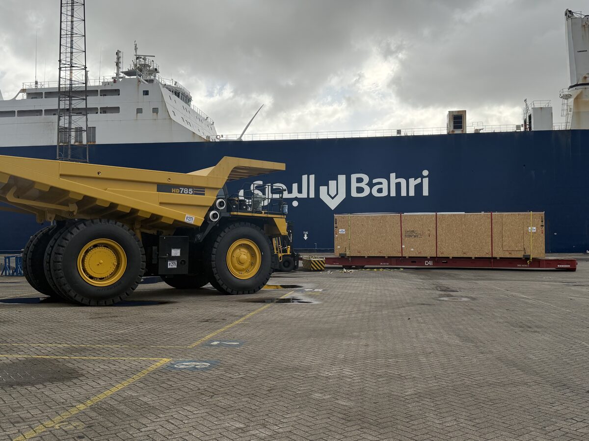 Bahri Yanbu Loads in Antwerp for Jeddah and Aqaba — photo 2