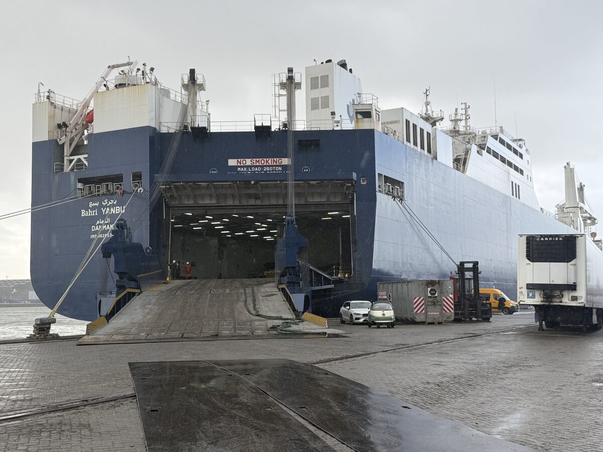 Bahri Yanbu Loads in Antwerp for Jeddah and Aqaba — photo 3
